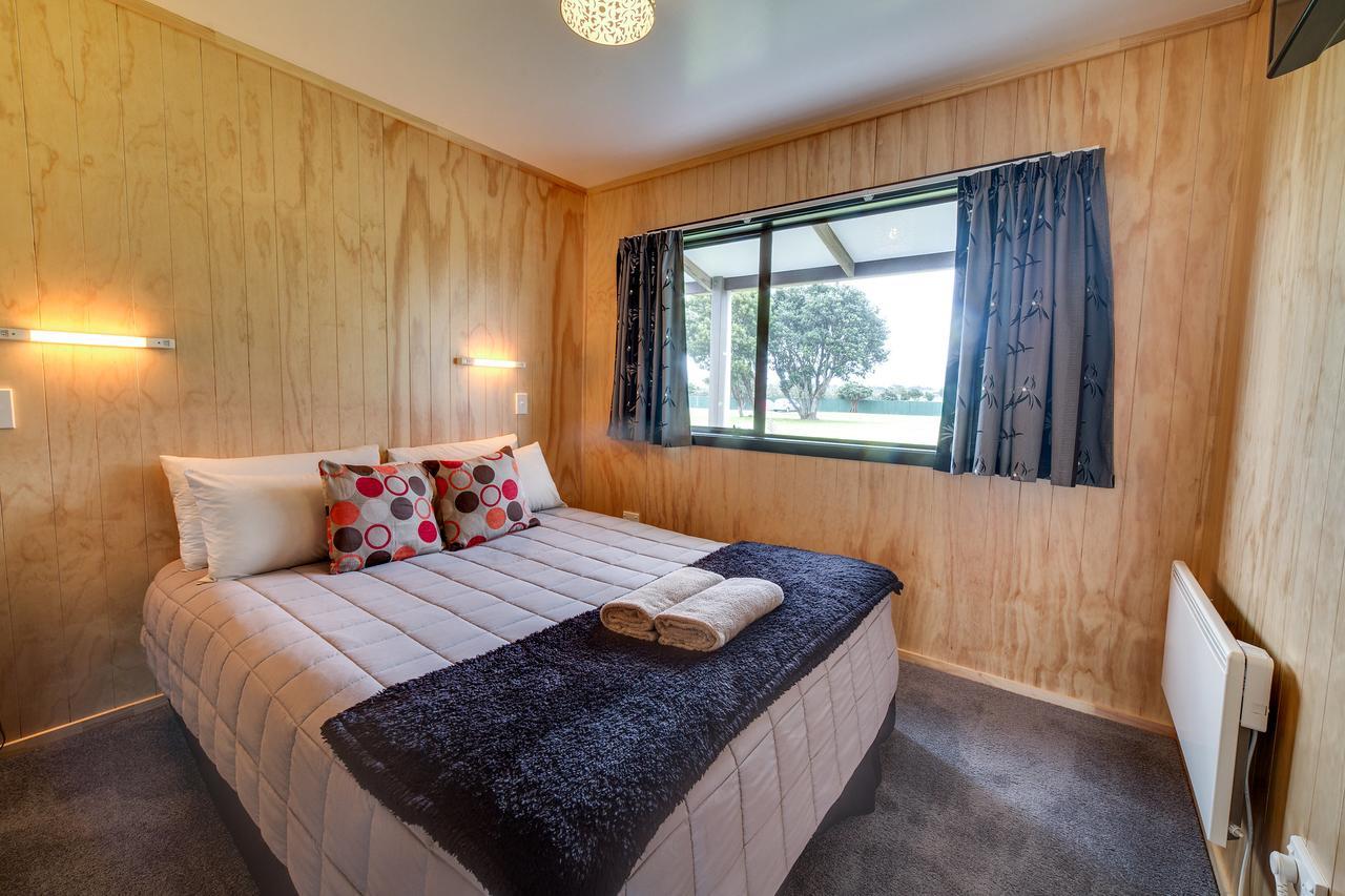 Wellington Top 10 Holiday Park Lower Hutt Exterior photo