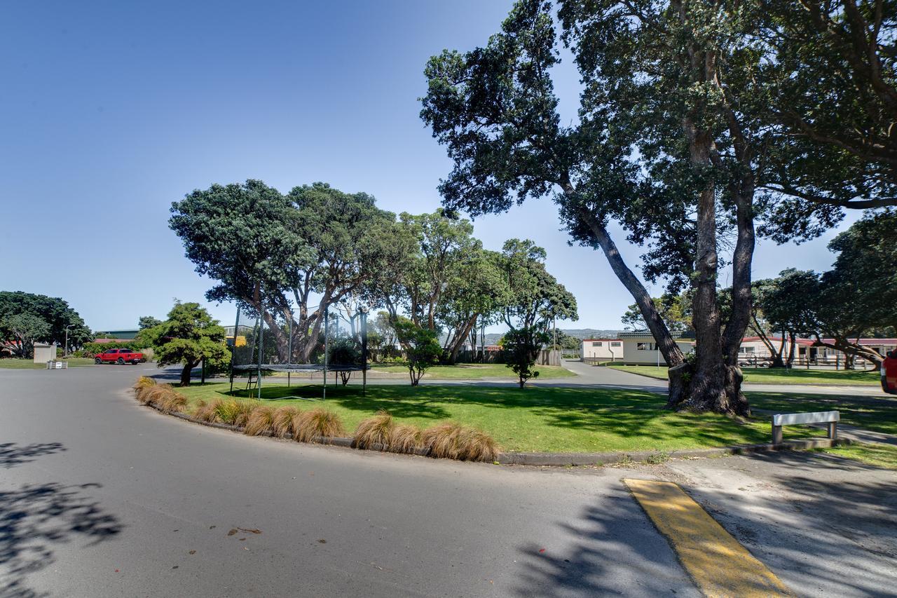 Wellington Top 10 Holiday Park Lower Hutt Exterior photo