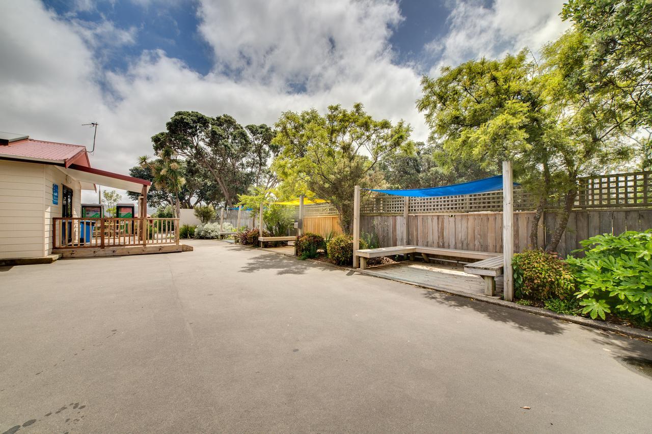 Wellington Top 10 Holiday Park Lower Hutt Exterior photo