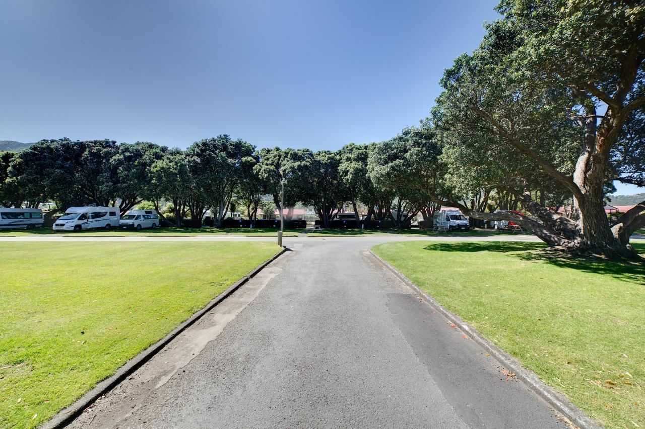 Wellington Top 10 Holiday Park Lower Hutt Exterior photo