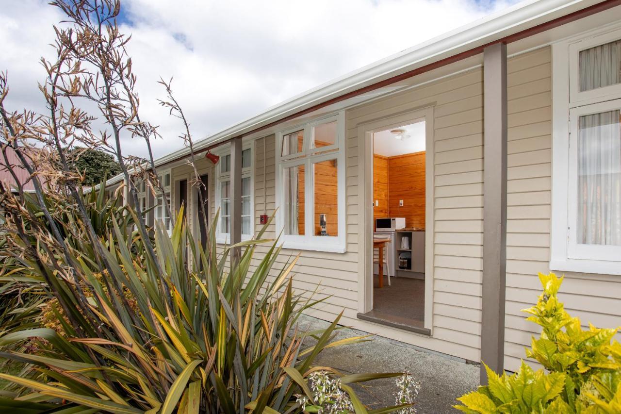 Wellington Top 10 Holiday Park Lower Hutt Exterior photo