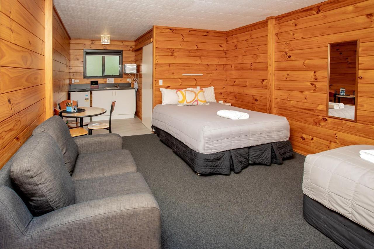 Wellington Top 10 Holiday Park Lower Hutt Exterior photo