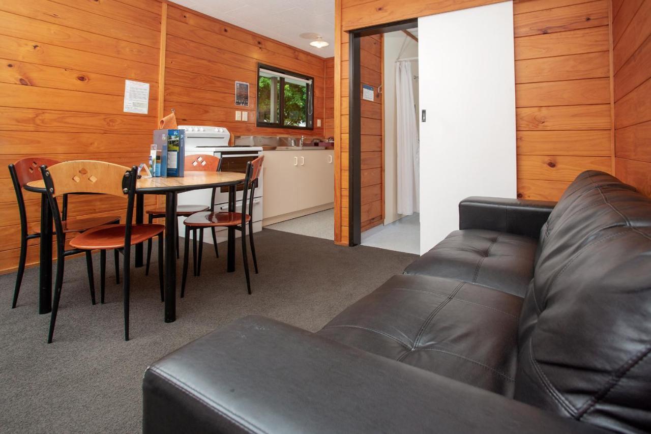 Wellington Top 10 Holiday Park Lower Hutt Exterior photo
