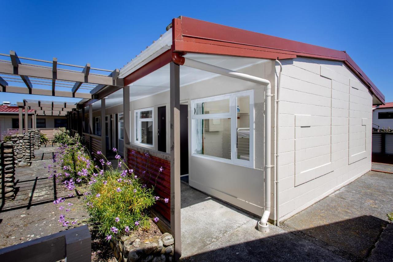 Wellington Top 10 Holiday Park Lower Hutt Exterior photo